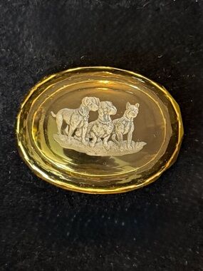 Vintage 1920-40s Bohemian Amber Glass Intaglio Salt Cellar Trio of Dogs